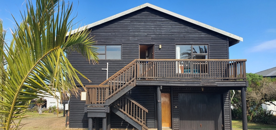 3 Bedroom Property for Sale in Boggomsbaai Western Cape